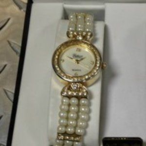 Galaxie by Elgin Faux pearl Watch